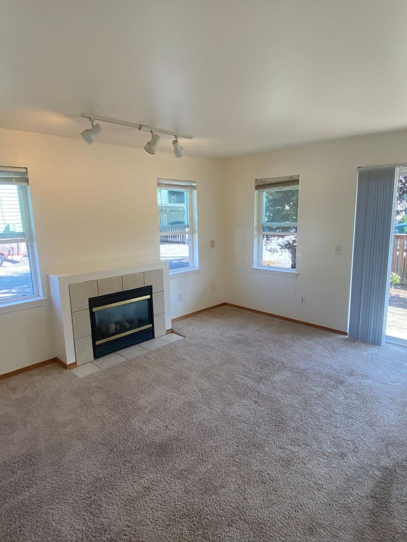 Bellingham Apartment: 1504 Alabama Street