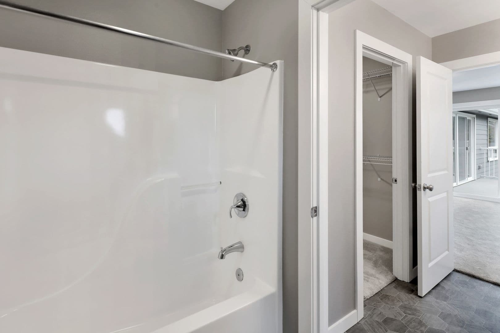 Lynden Apartment: 521 Main Place