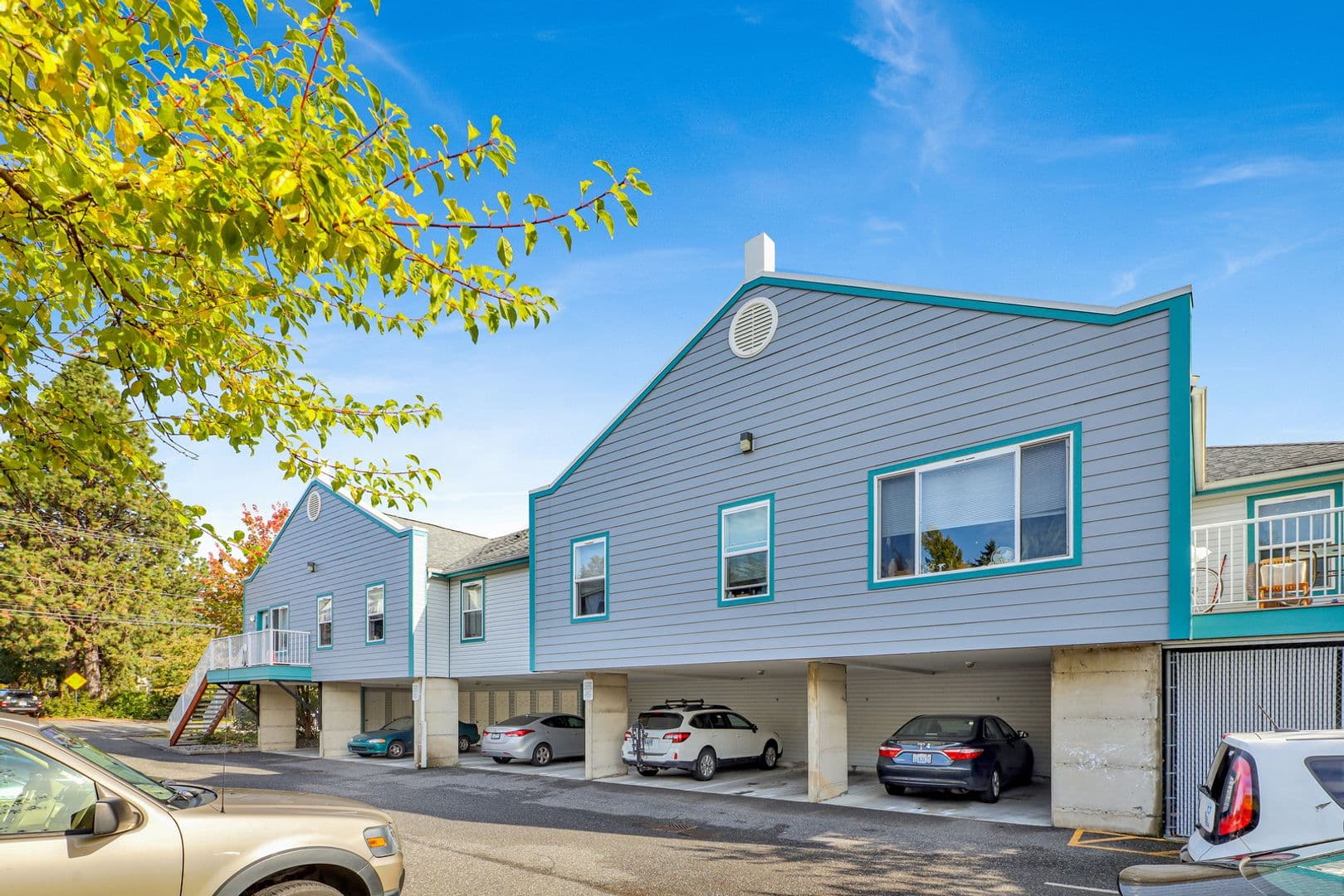 Bellingham Apartment: 2170 Douglas Avenue