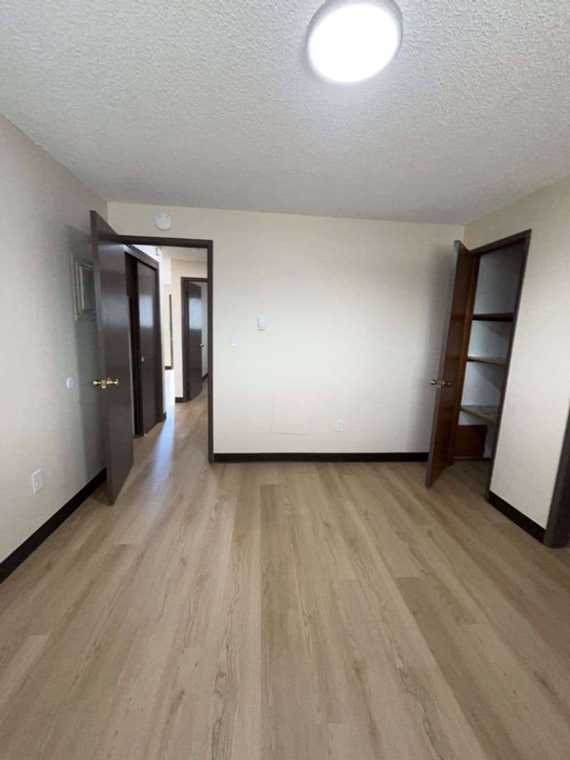 Lynden Apartment: 600 Drayton Street