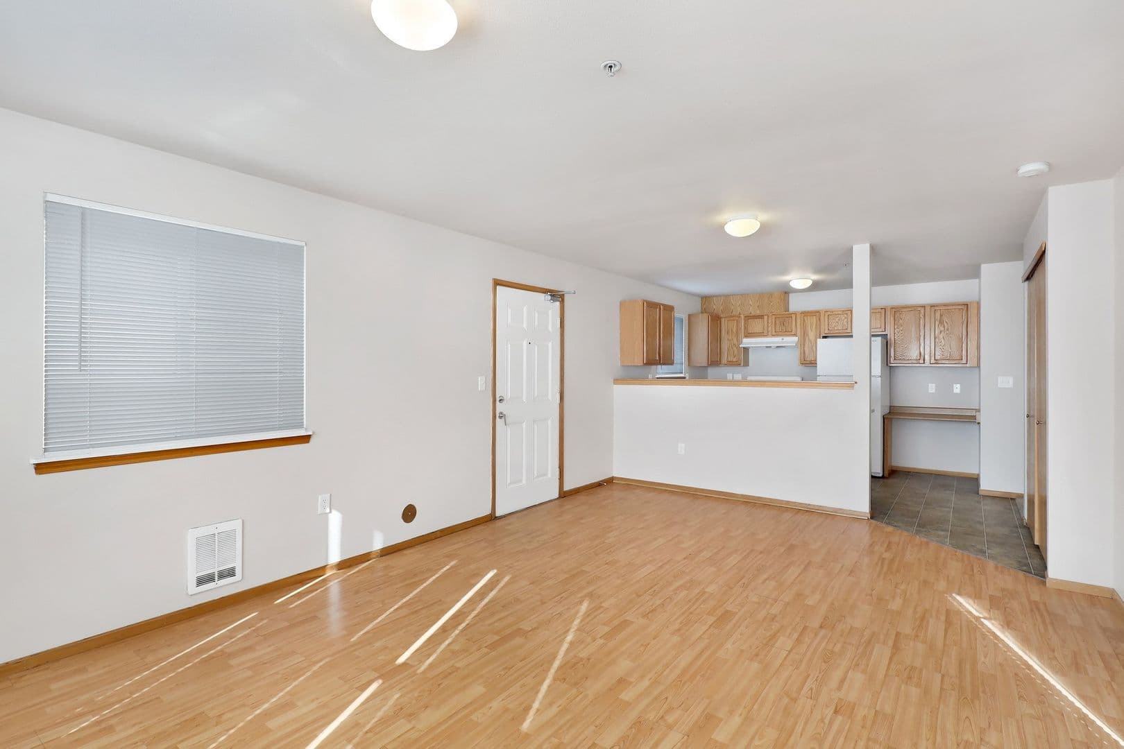 Bellingham Apartment: 230, 240 & 250 32nd Street