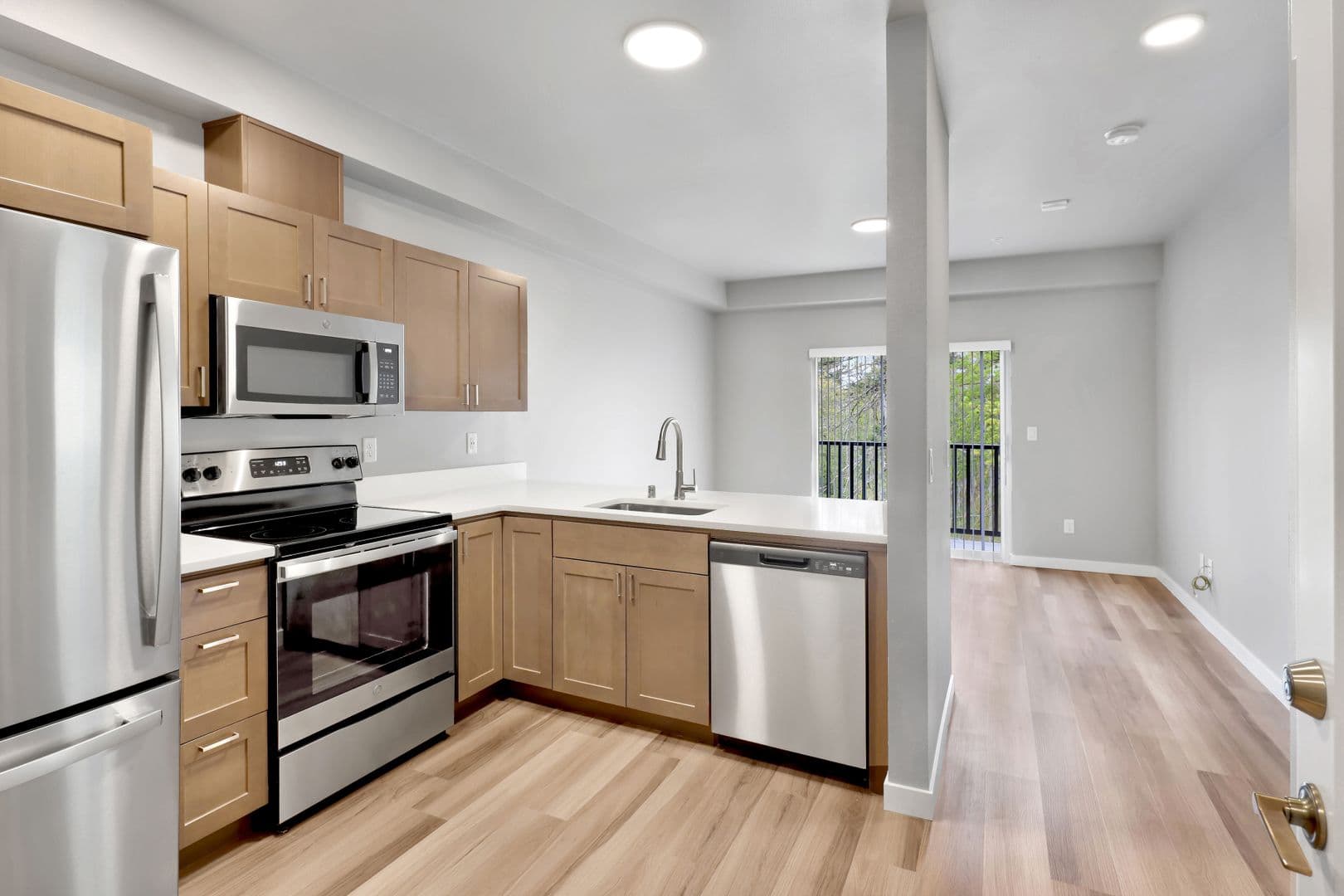Bellingham Apartment: 4265 Creston Way