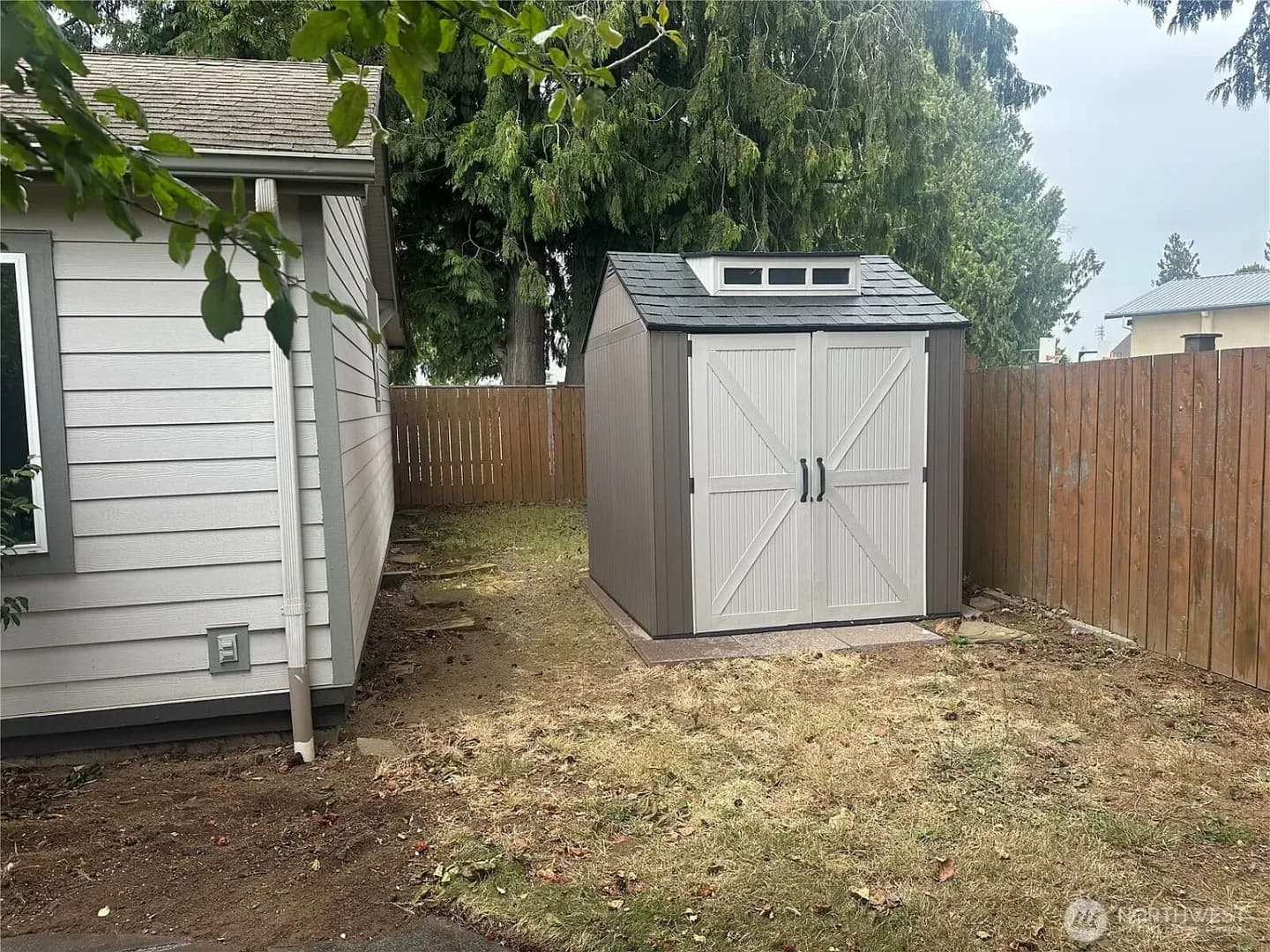 Lynden House: 117 Drayton St