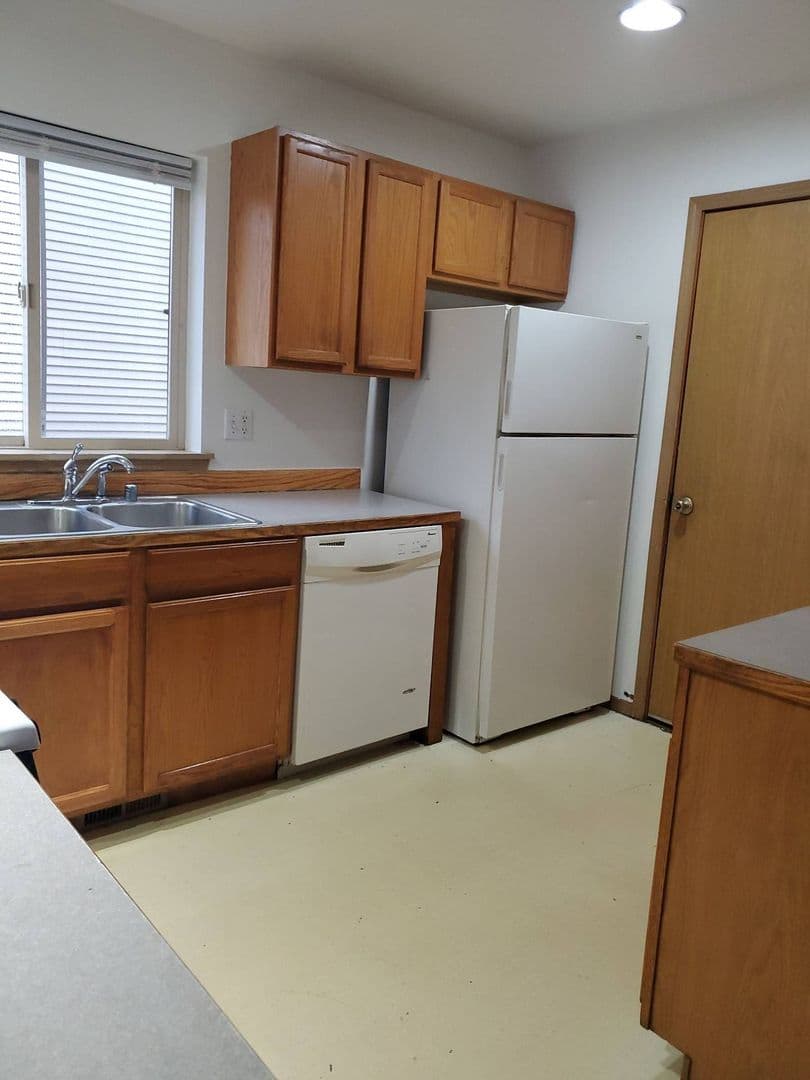 Bellingham Apartment: 2814-16 Queen Street