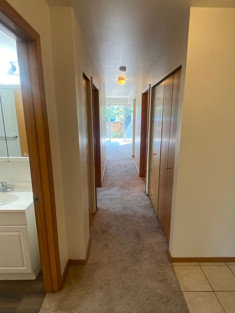 Bellingham Apartment: 1504 Alabama Street