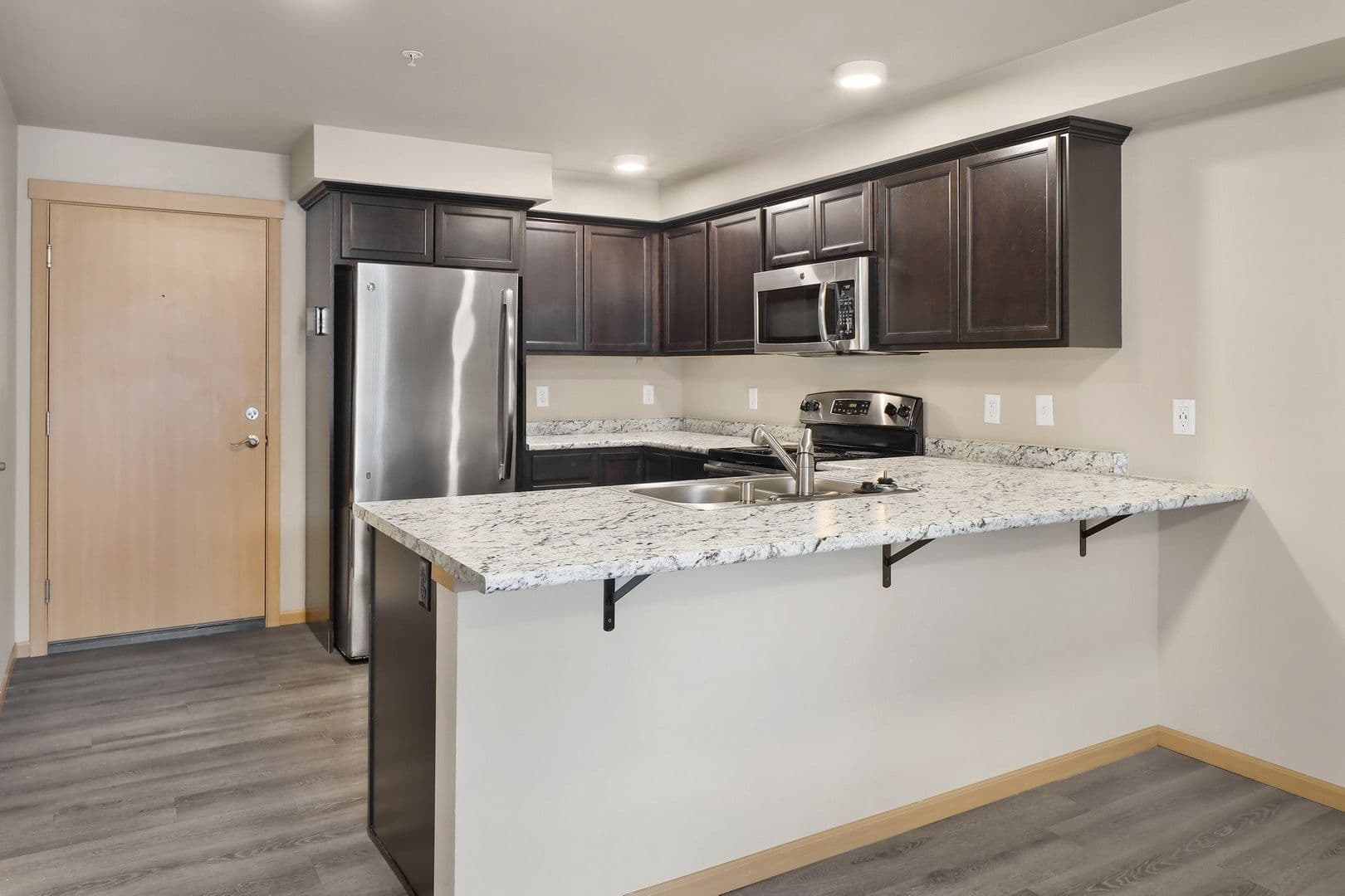 Bellingham Apartment: 541 -545 -549 E Kellogg Road
