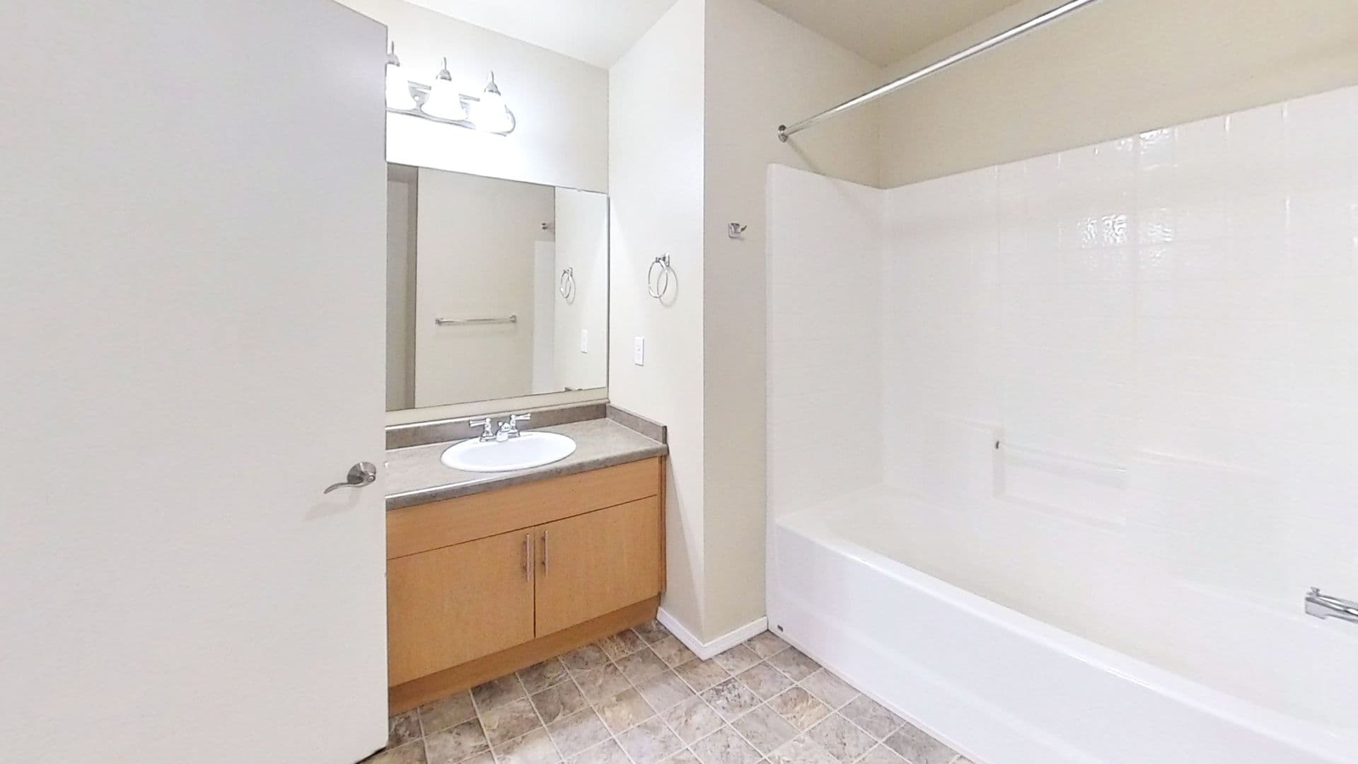 Bellingham Apartment: 1029 22nd Street
