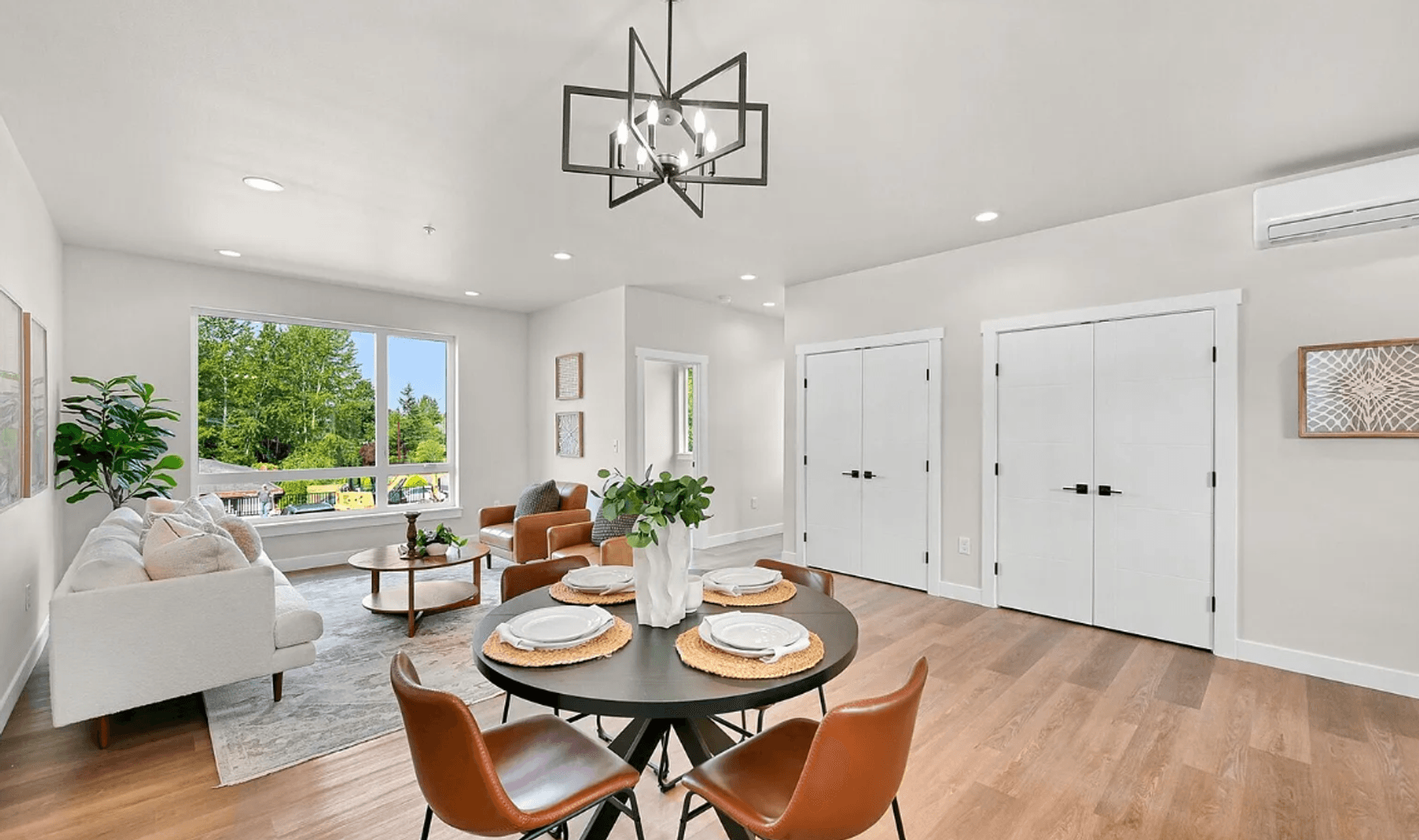 Bellingham Apartment: 217-219 Prince Ave