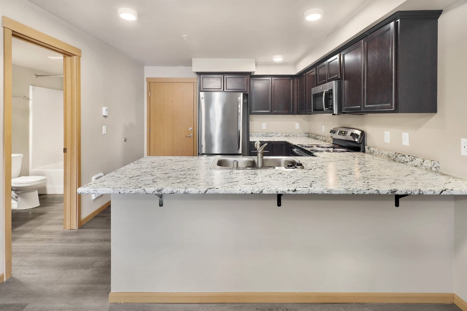 Bellingham Apartment: 541 -545 -549 E Kellogg Road