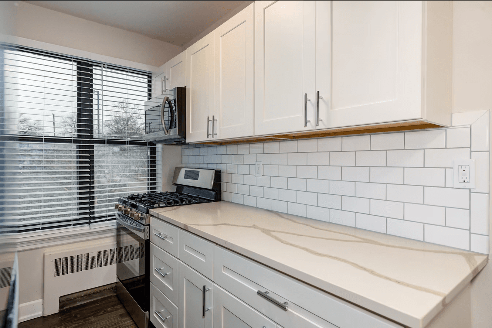 Saint Louis Apartment: 4961 Laclede Ave