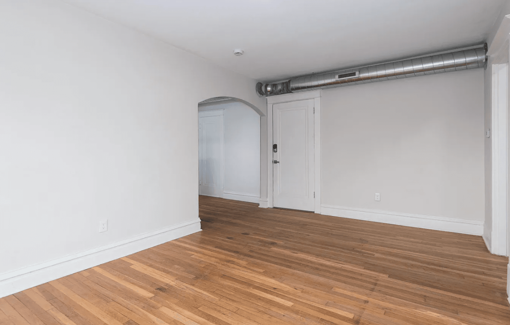 Maplewood Apartment: 7389 Maple Ave.