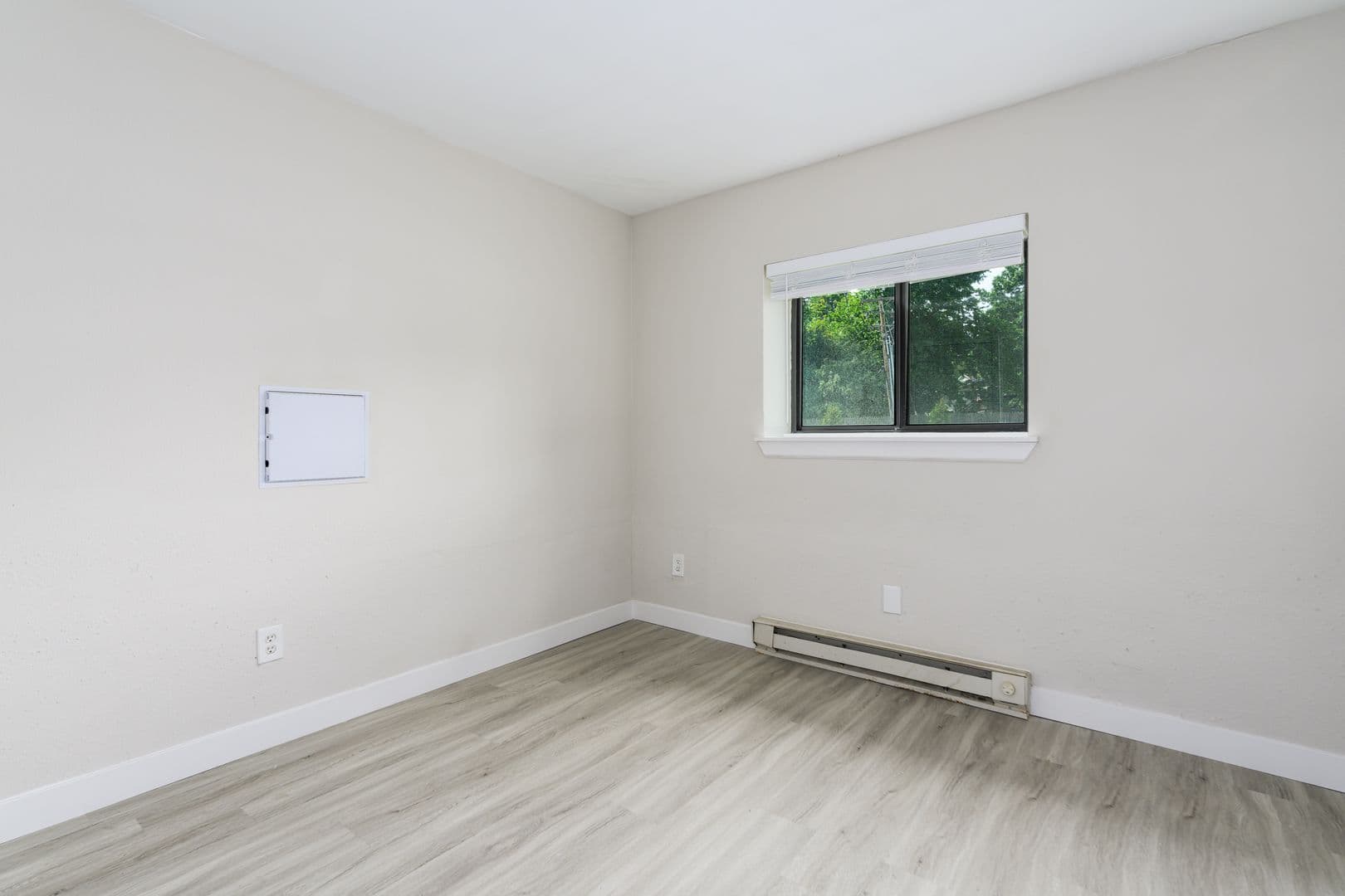 St. Louis Apartment: 7912 Olde English Rd