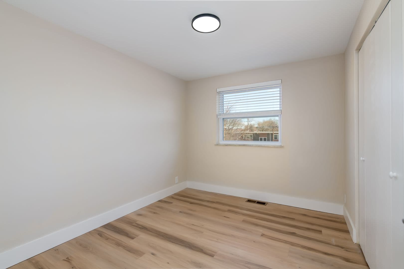 St. Louis Apartment: 3710 Greenwood Blvd