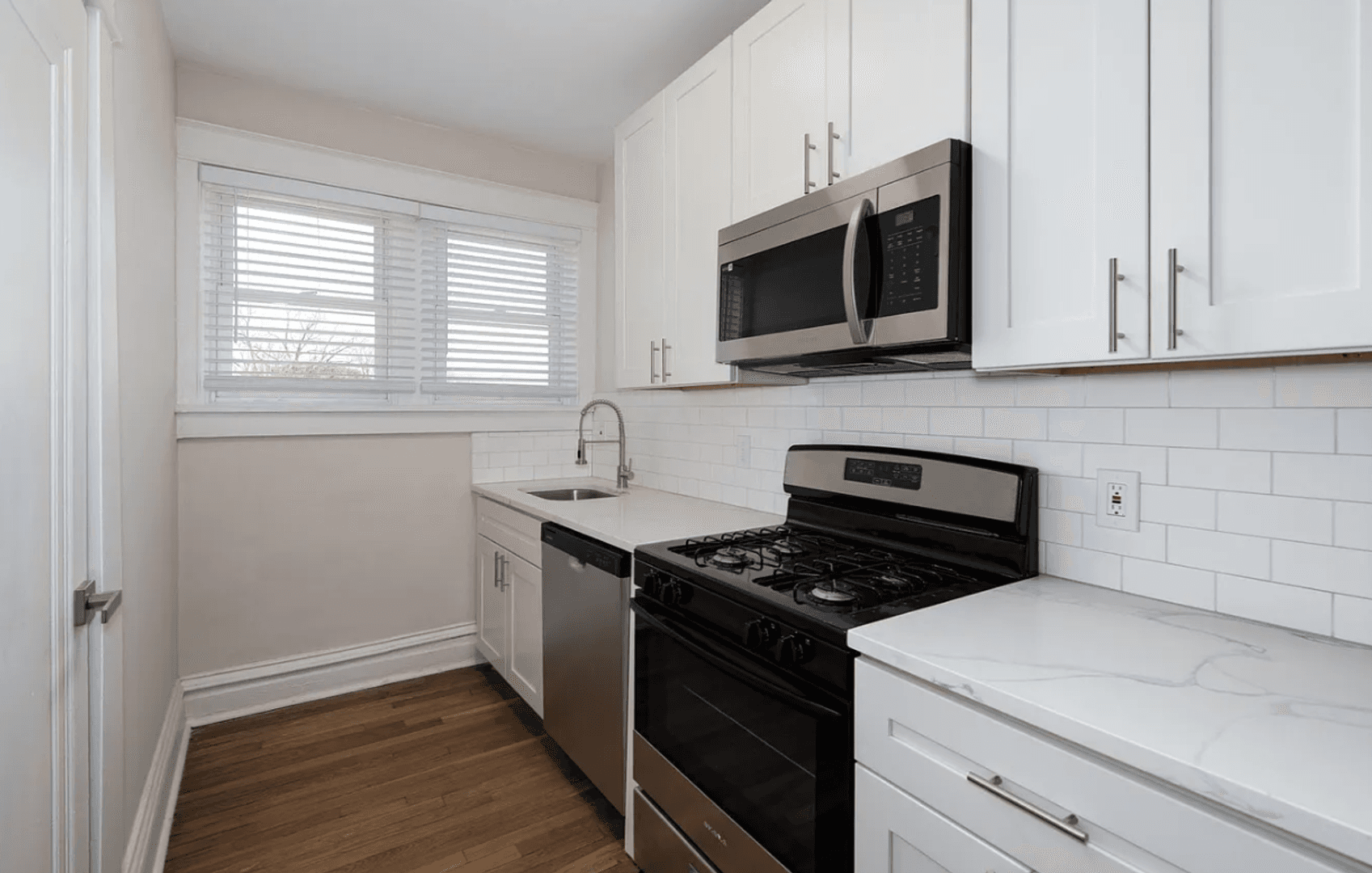 Maplewood Apartment: 7389 Maple Ave.