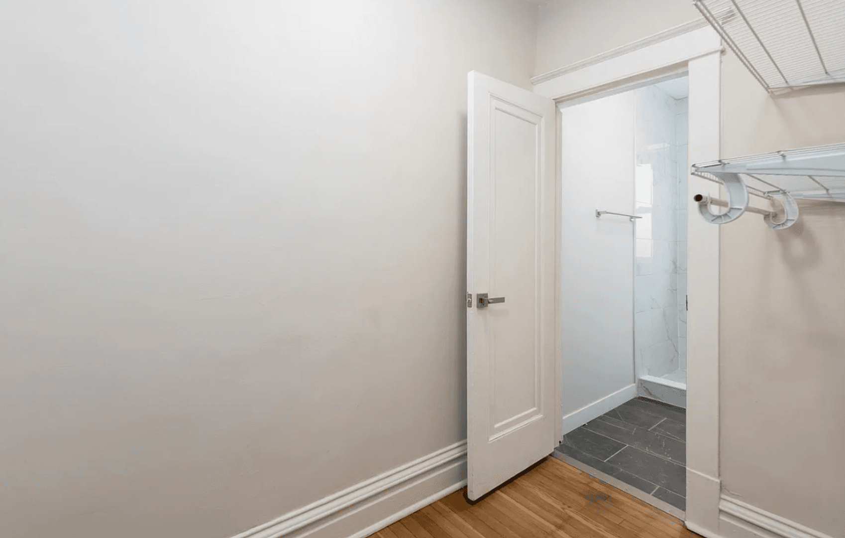 Maplewood Apartment: 7389 Maple Ave.