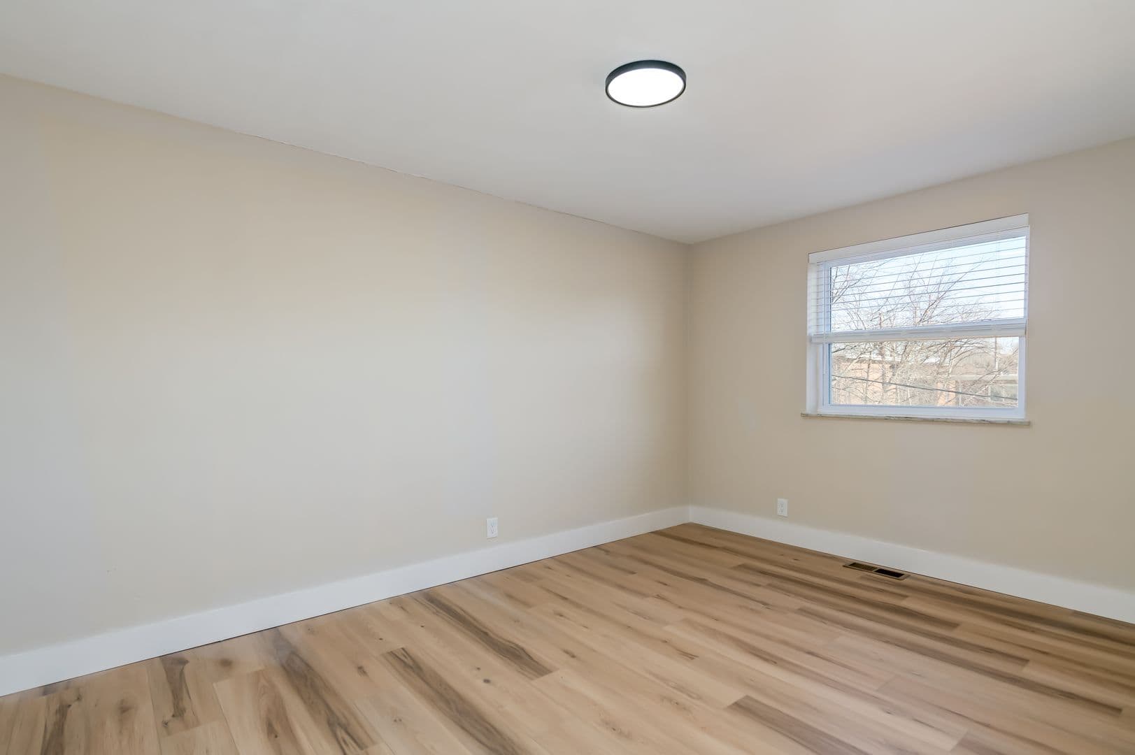St. Louis Apartment: 3710 Greenwood Blvd