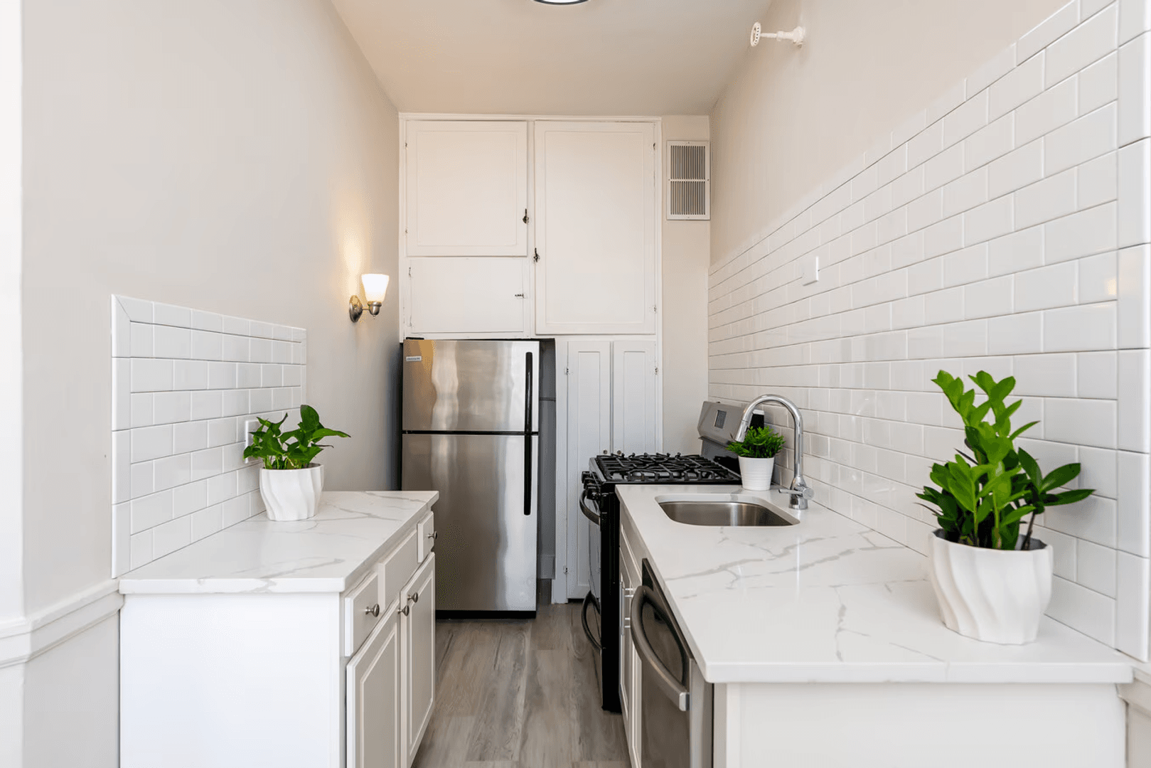 Saint Louis Apartment: 4961 Laclede Ave