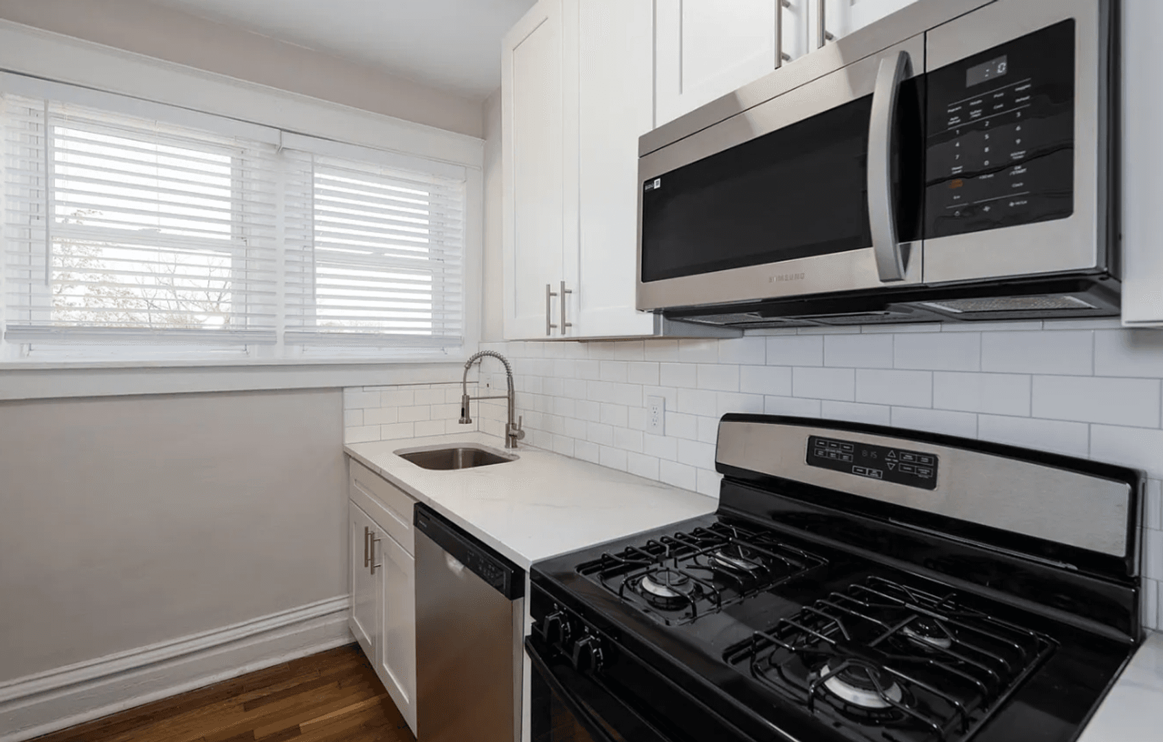 Maplewood Apartment: 7389 Maple Ave.
