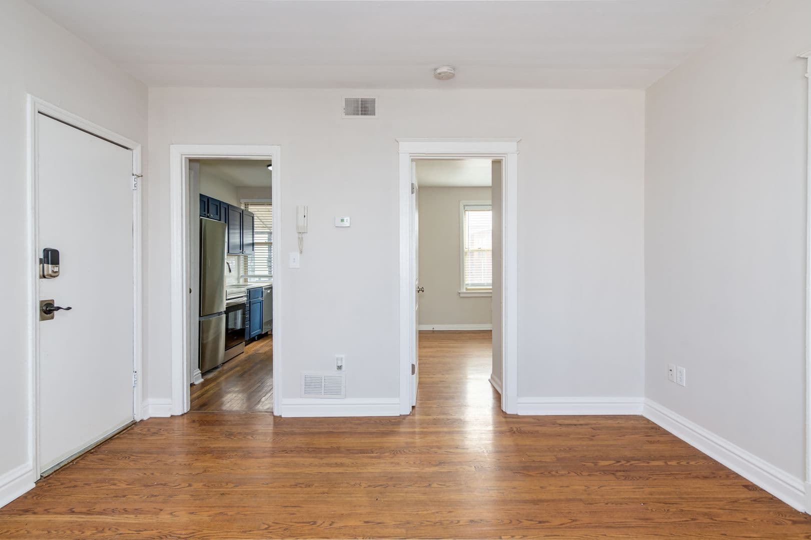 St. Louis Apartment: 1014 Oakview Place