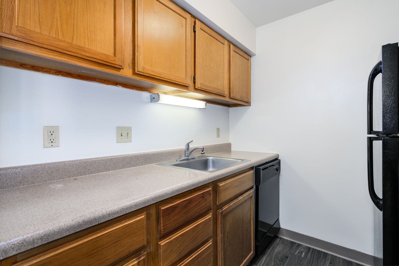 St. Louis Apartment: 10900 Oak Forest Parkway Dr