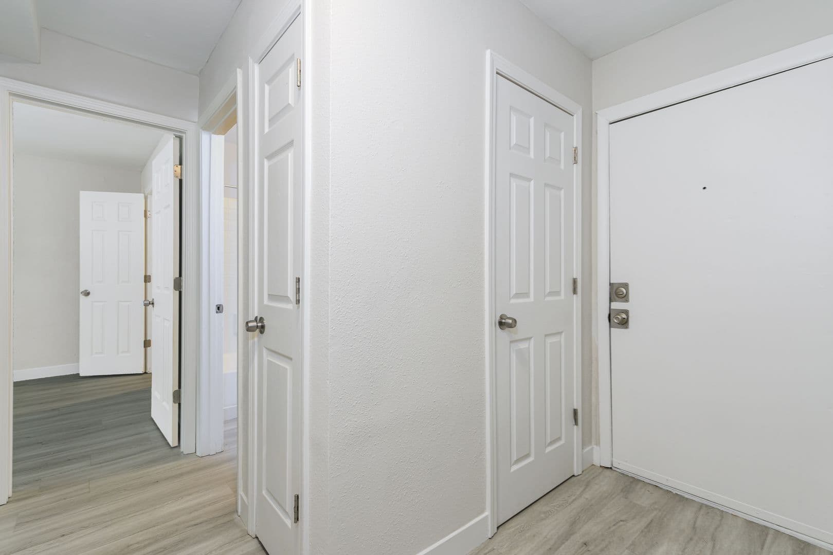 St. Louis Apartment: 7912 Olde English Rd