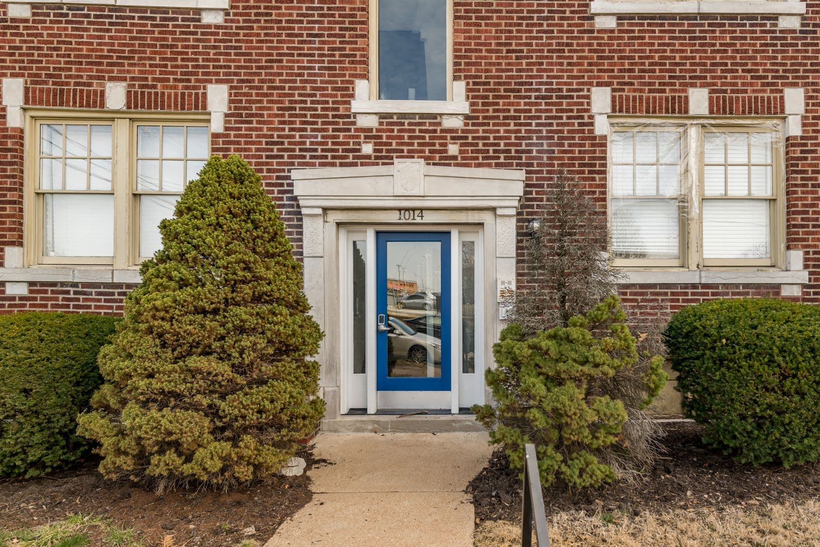 St. Louis Apartment: 1014 Oakview Place