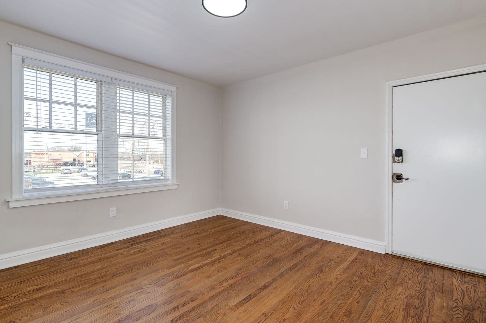 St. Louis Apartment: 1014 Oakview Place