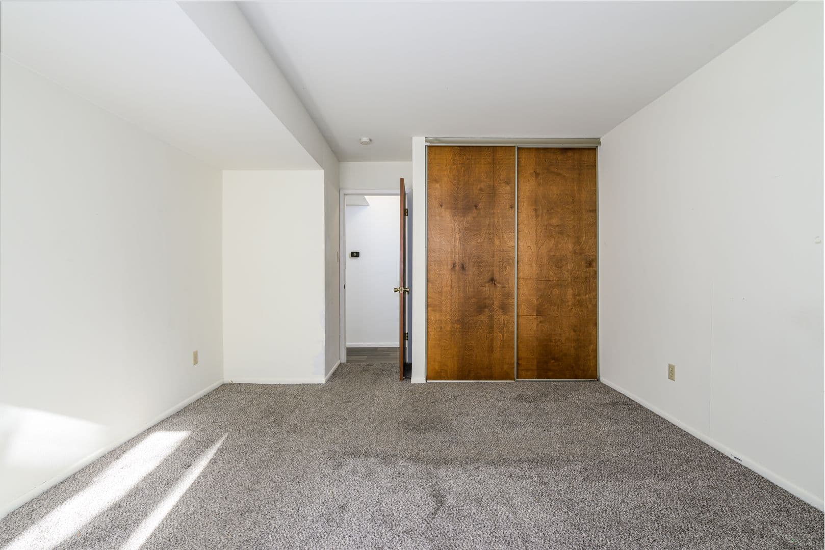 St. Louis Apartment: 10900 Oak Forest Parkway Dr