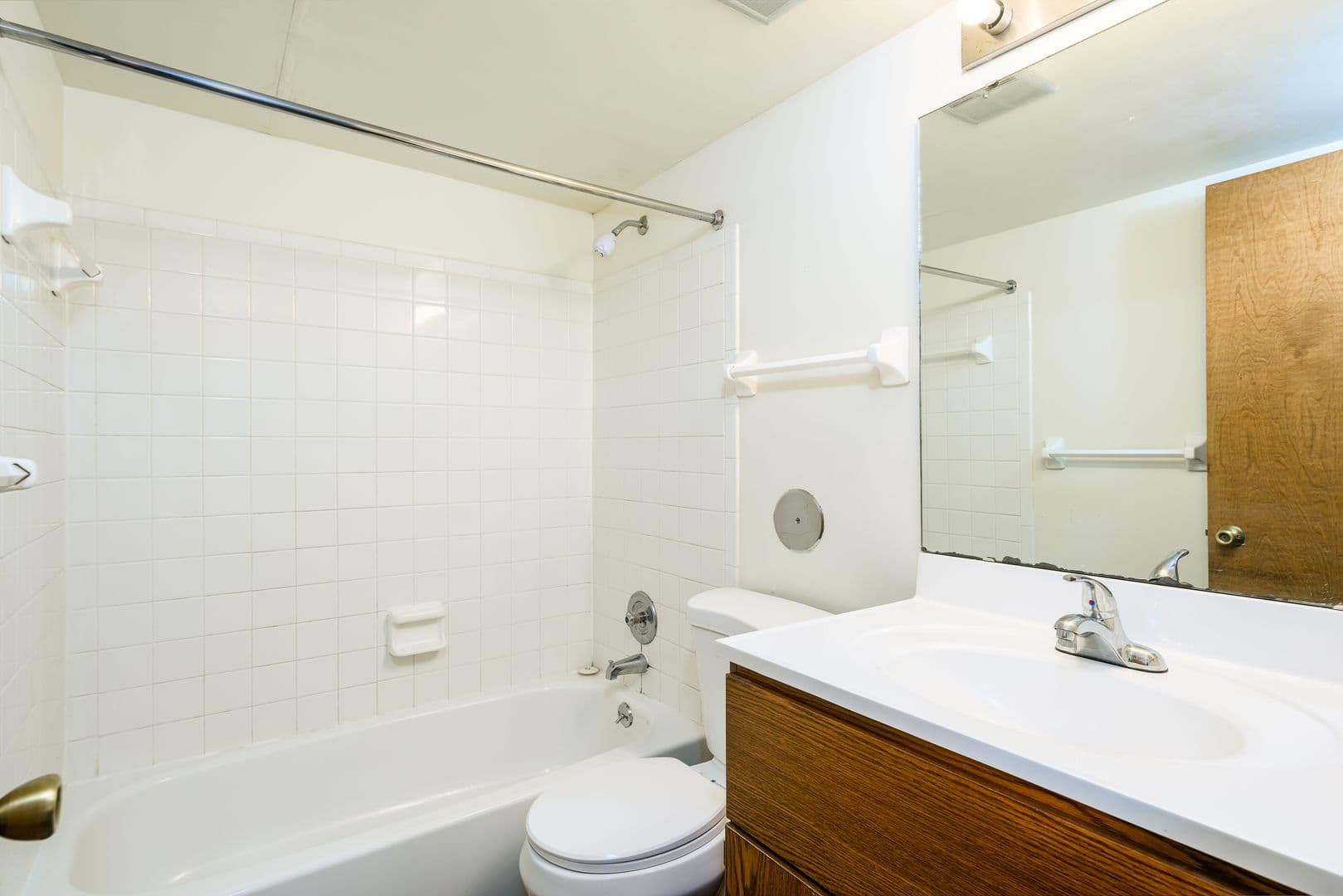 St. Louis Apartment: 10900 Oak Forest Parkway Dr
