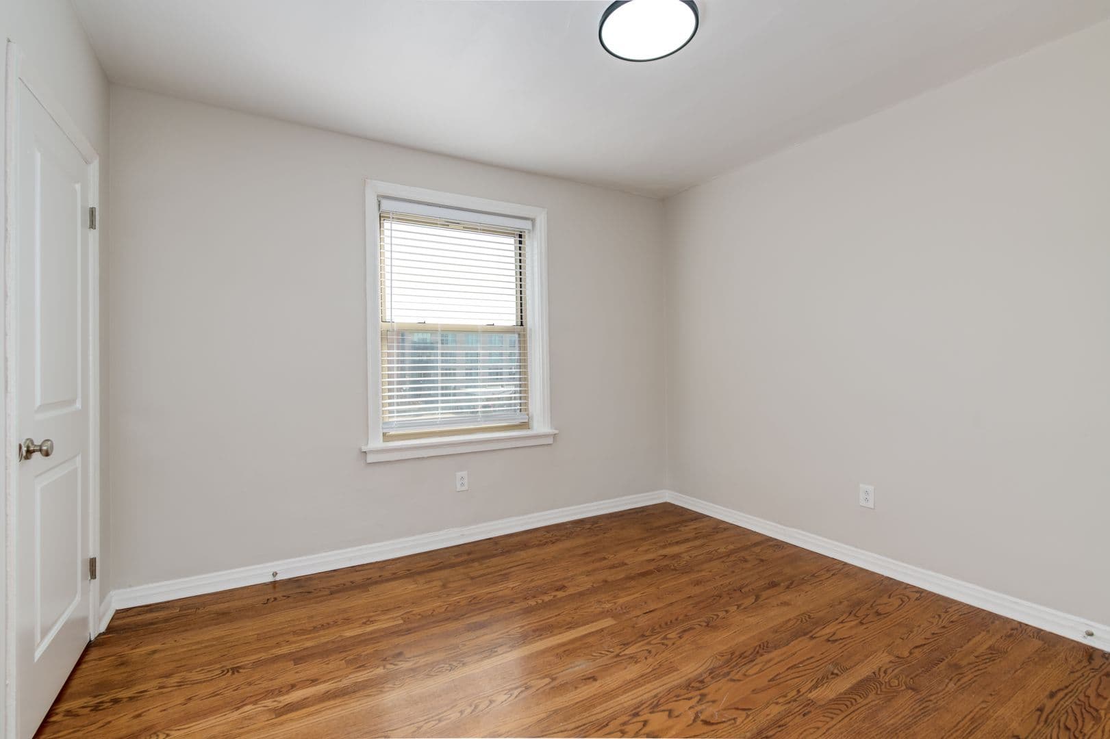 St. Louis Apartment: 1014 Oakview Place