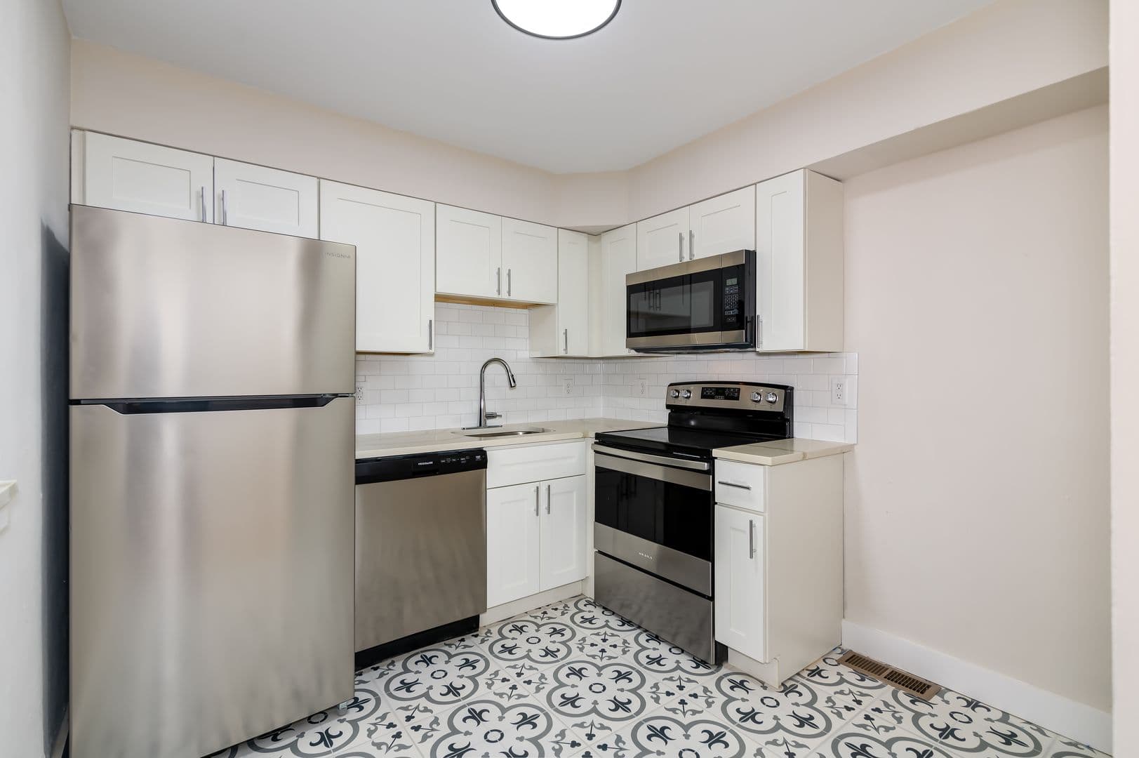 St. Louis Apartment: 3710 Greenwood Blvd