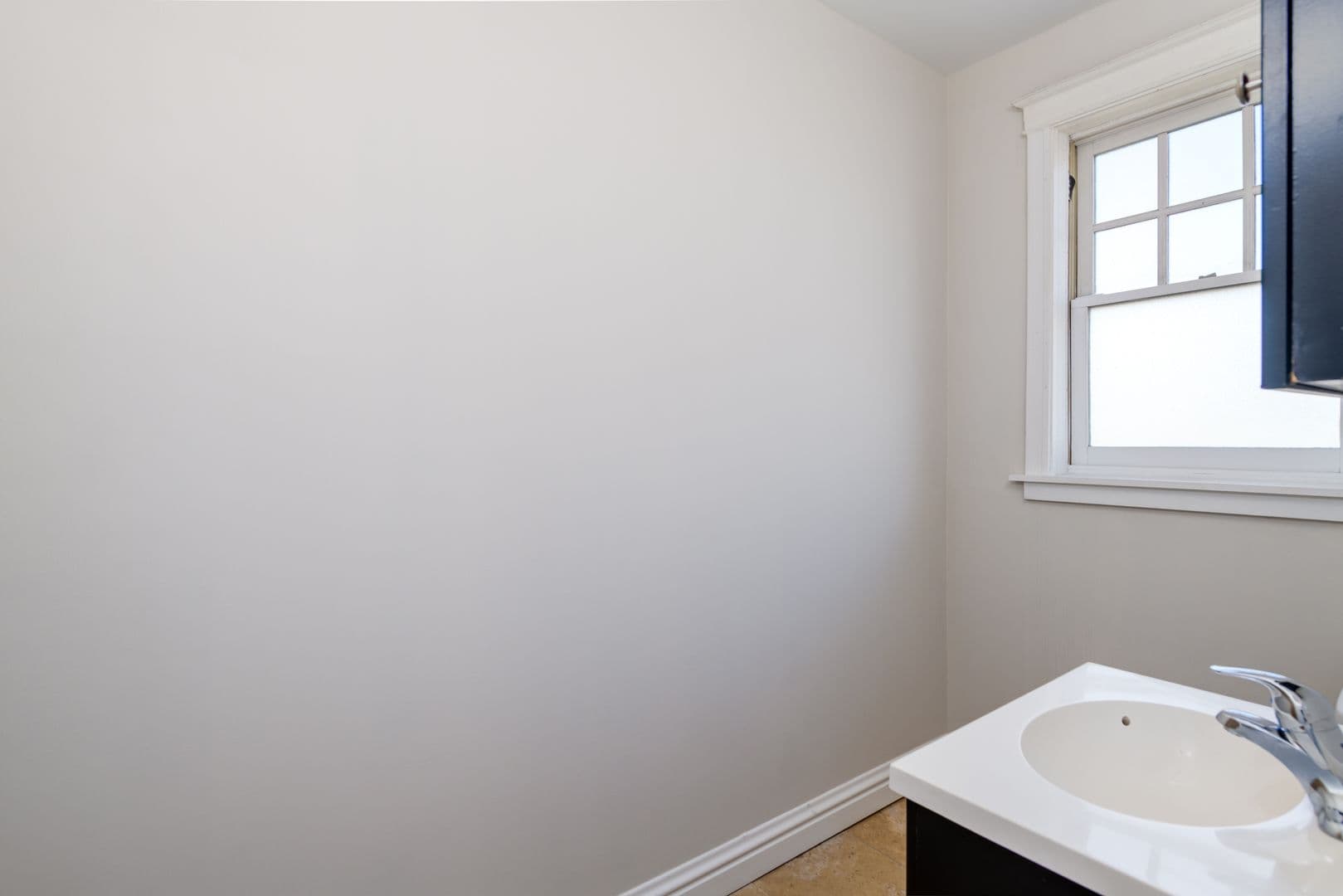 St. Louis Apartment: 1014 Oakview Place