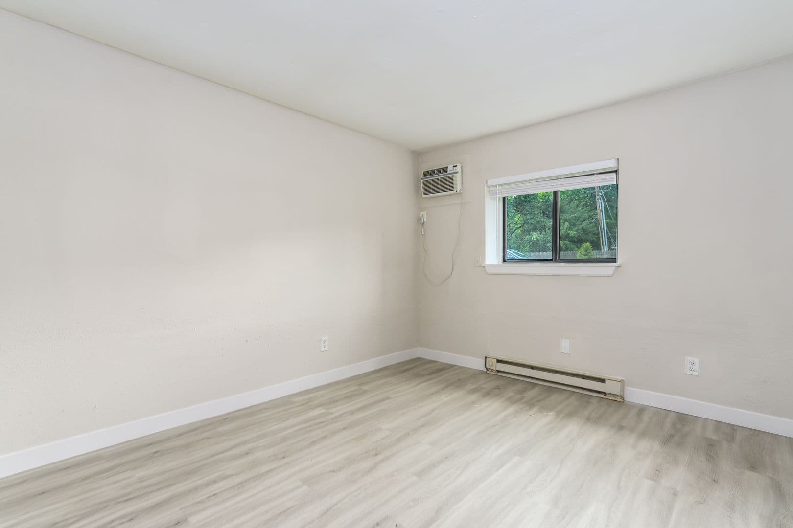 St. Louis Apartment: 7912 Olde English Rd