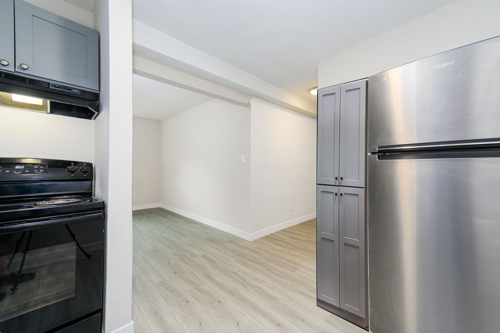 St. Louis Apartment: 7912 Olde English Rd