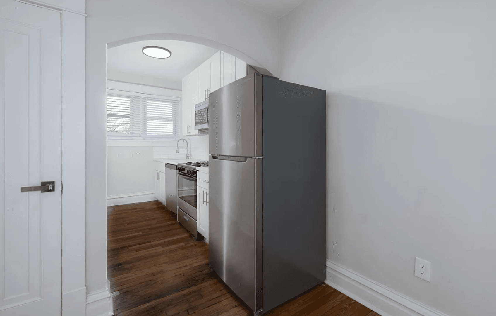 Maplewood Apartment: 7389 Maple Ave.