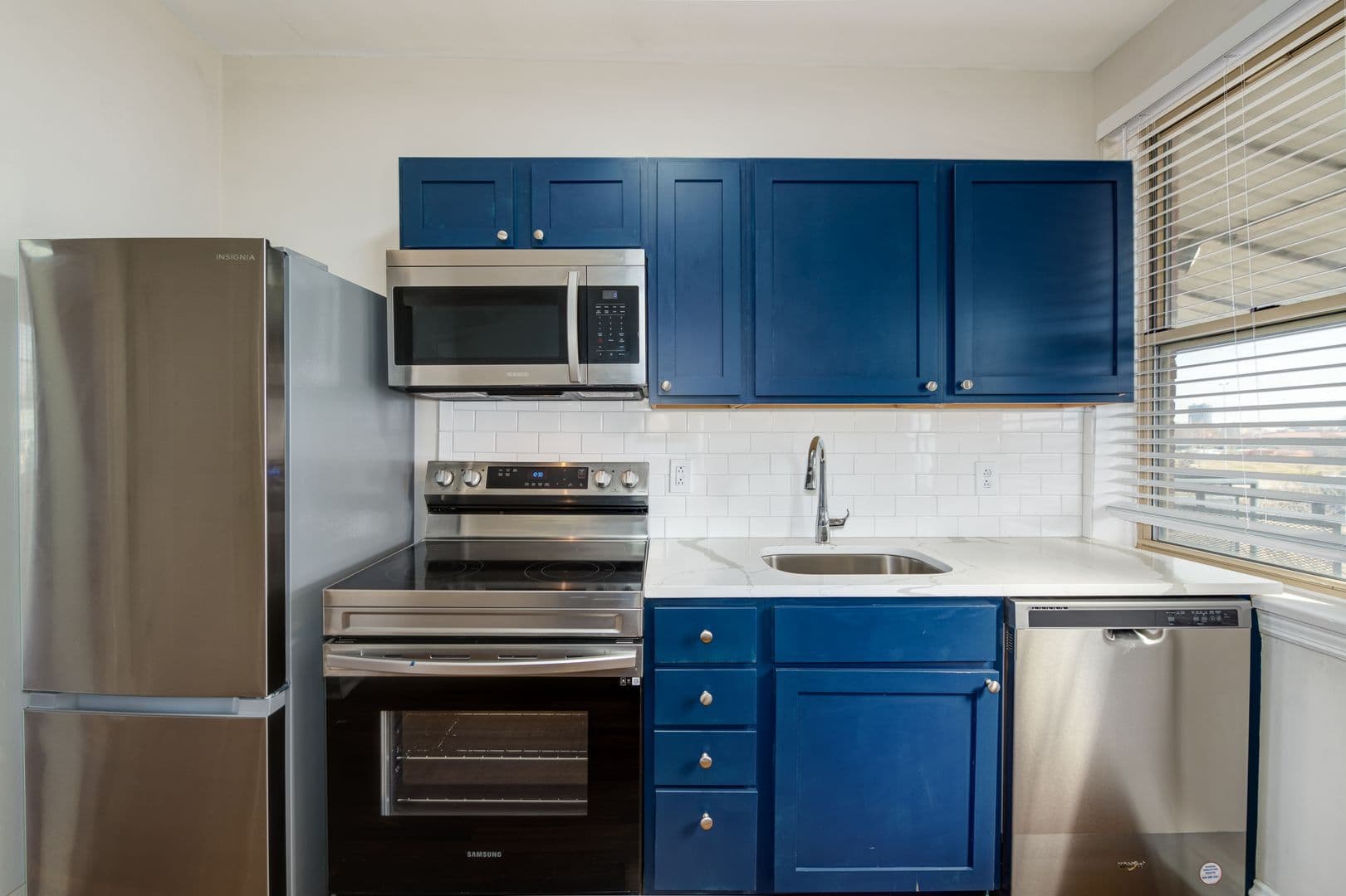 St. Louis Apartment: 1014 Oakview Place