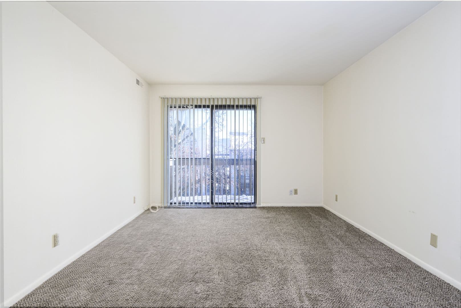 St. Louis Apartment: 10900 Oak Forest Parkway Dr