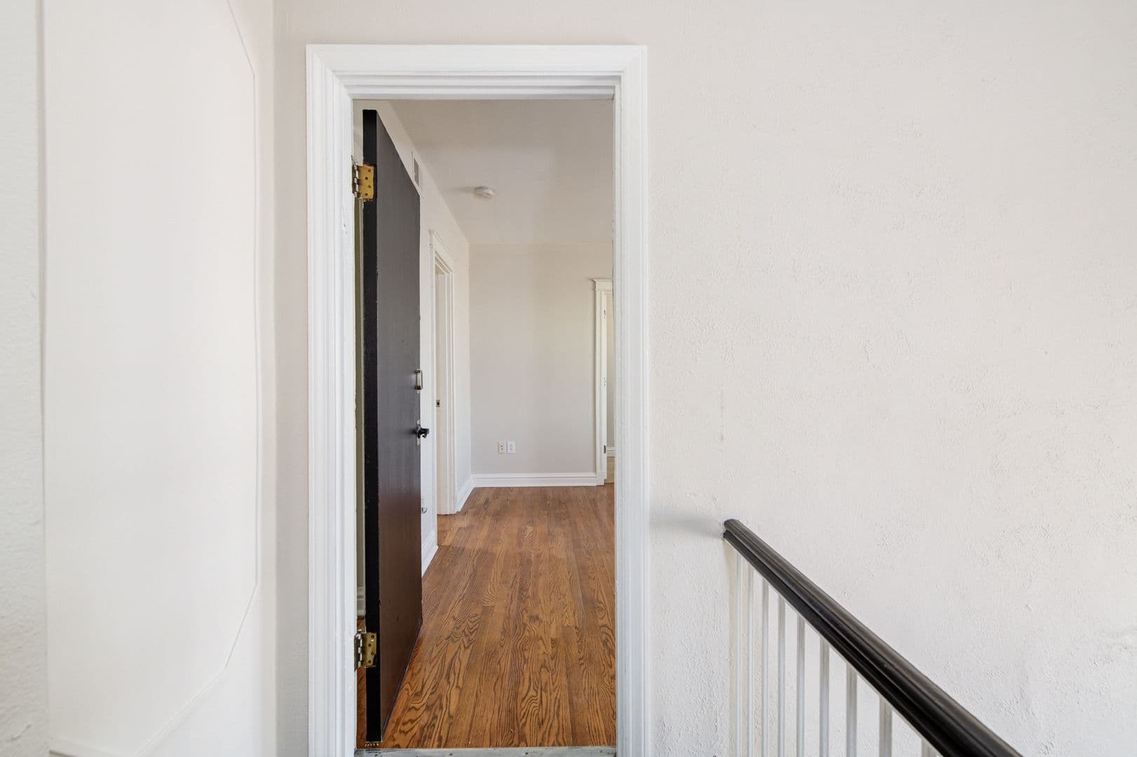 St. Louis Apartment: 1014 Oakview Place