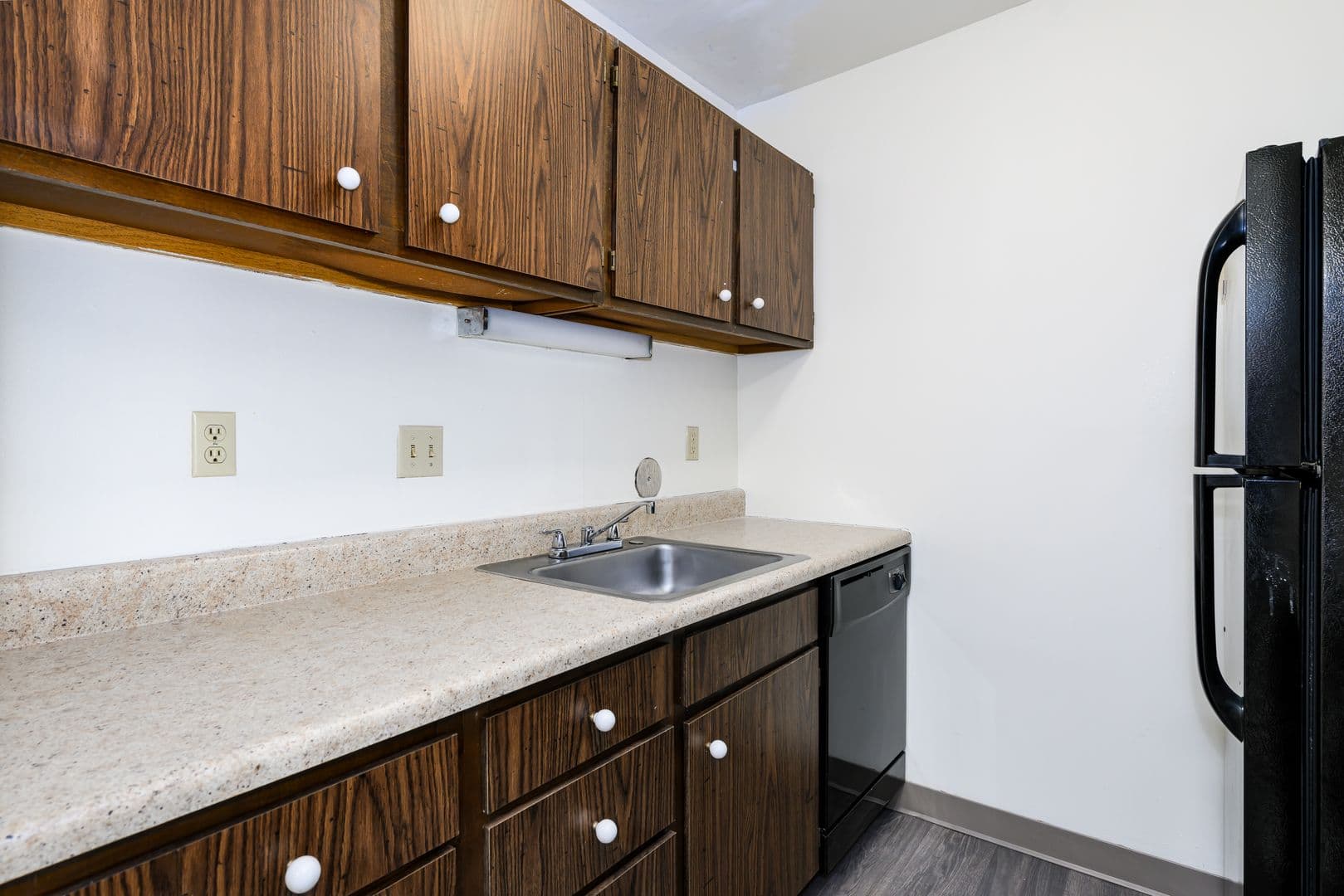 St. Louis Apartment: 10900 Oak Forest Parkway Dr