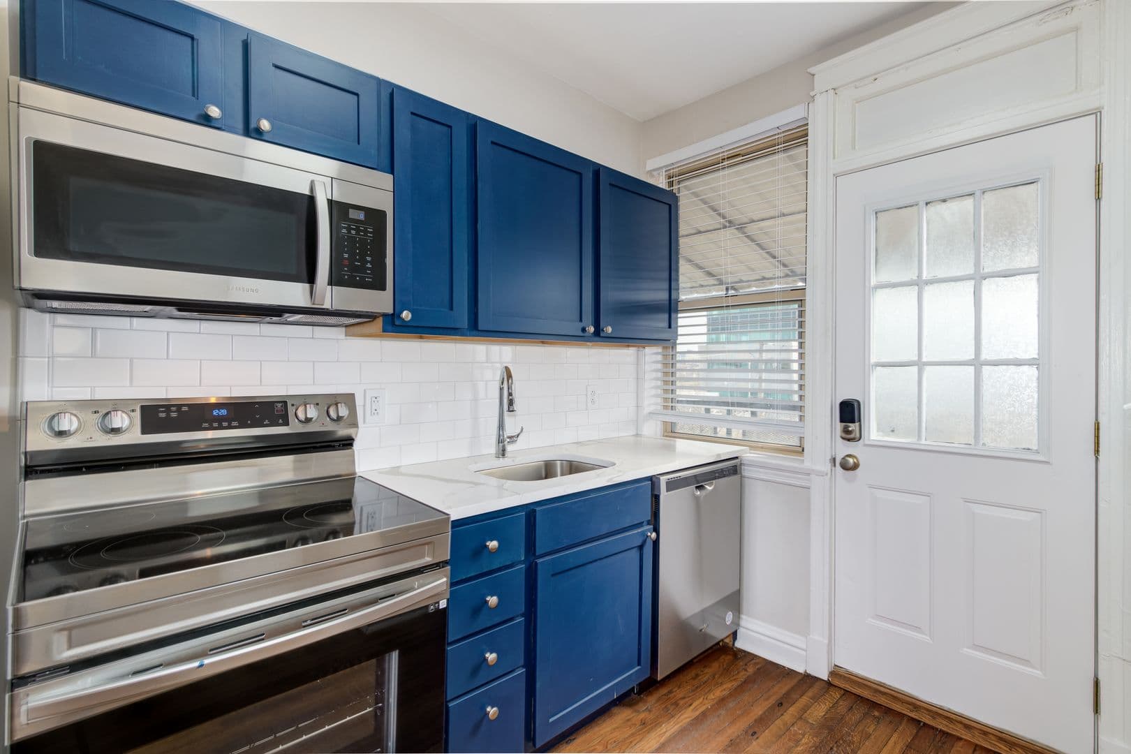 St. Louis Apartment: 1014 Oakview Place