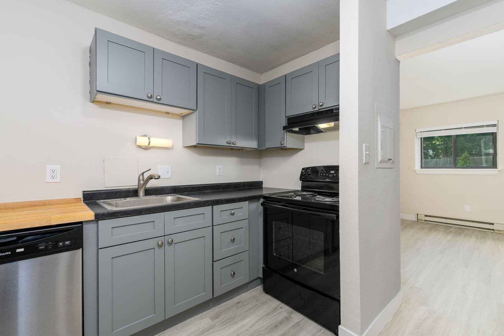 St. Louis Apartment: 7912 Olde English Rd