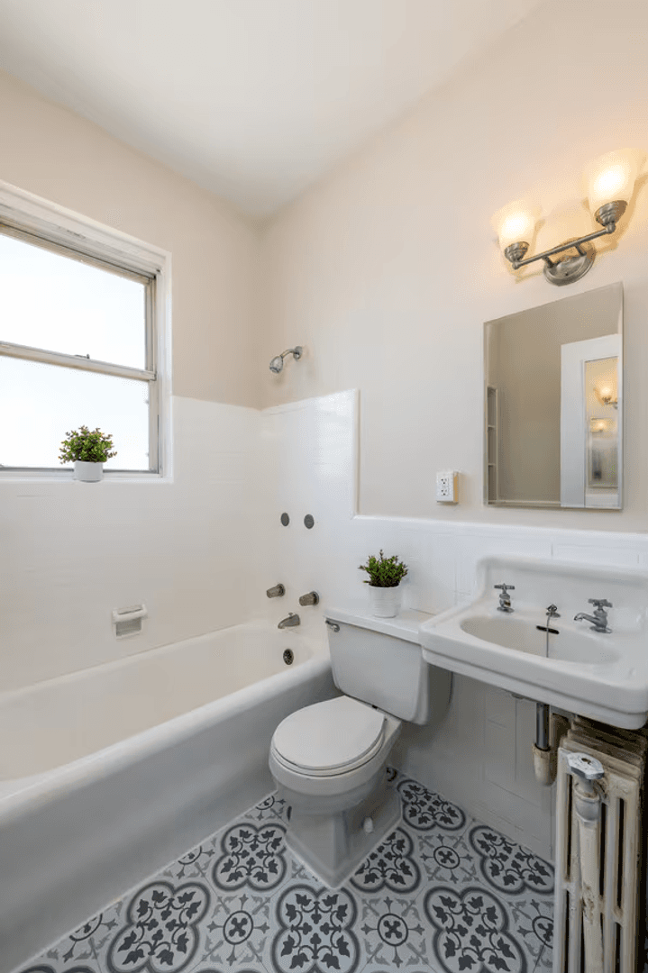 Saint Louis Apartment: 4961 Laclede Ave