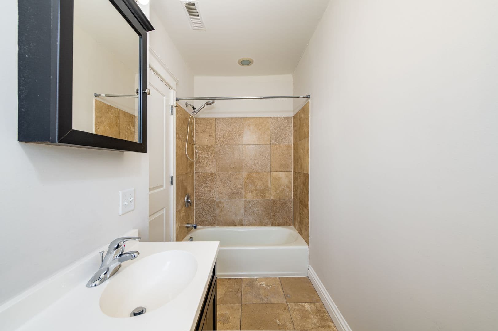 St. Louis Apartment: 1014 Oakview Place