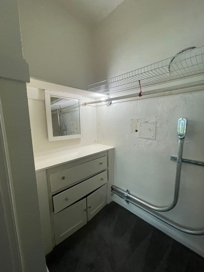 Berkeley Apartment: 2516 Piedmont Ave