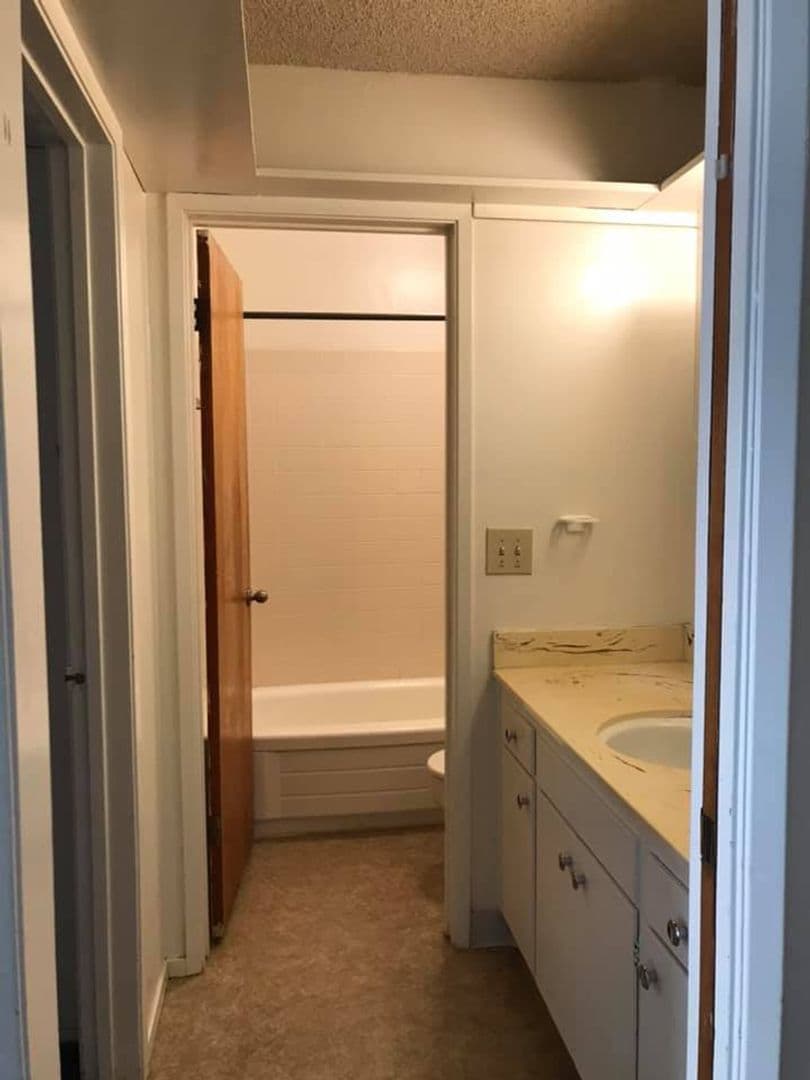 Berkeley Apartment: 2230 Haste St