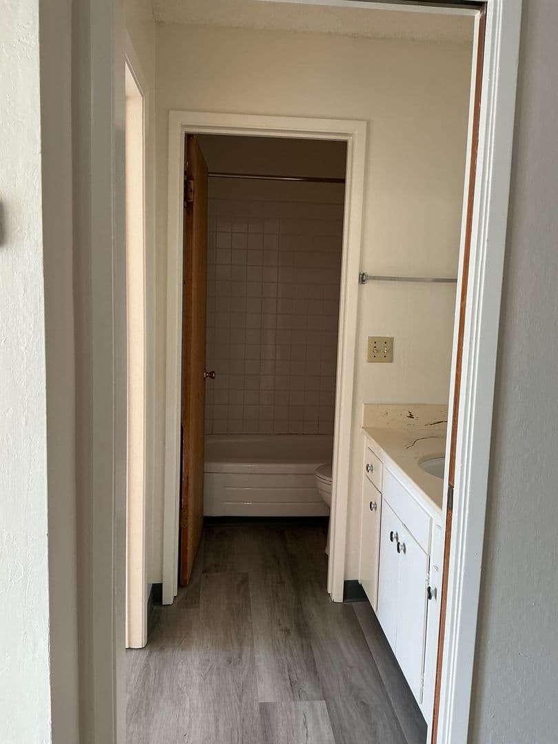 Berkeley Apartment: 2230 Haste St