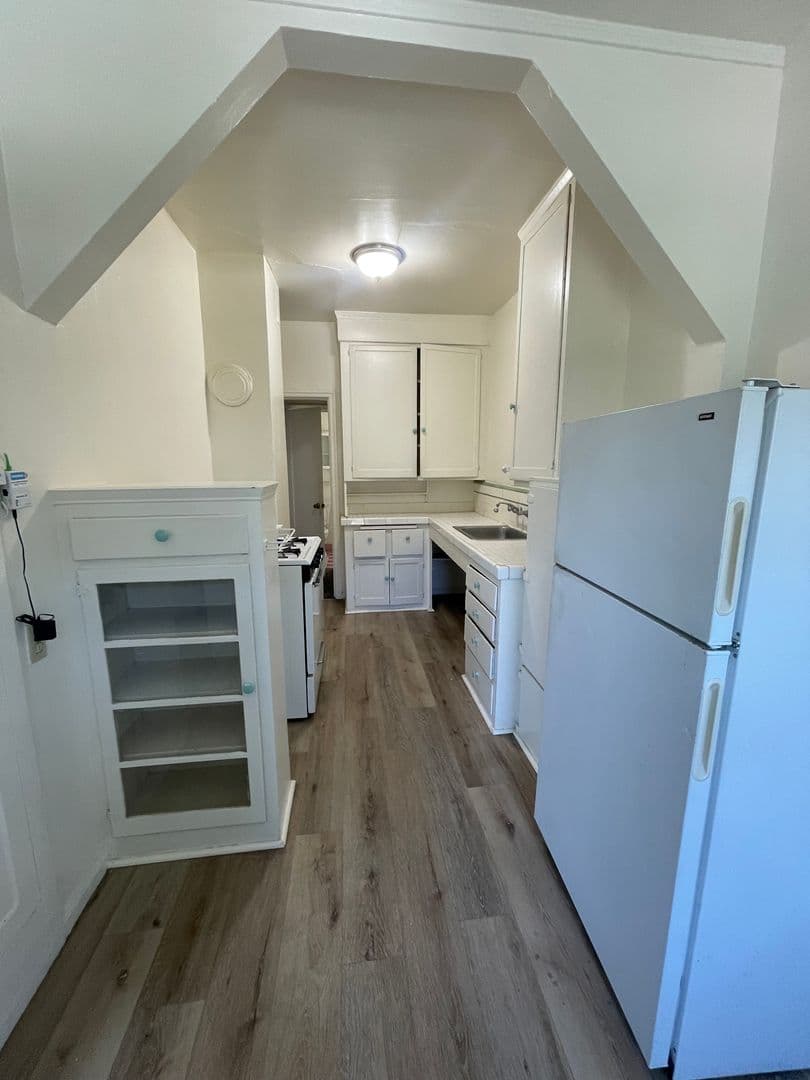 Berkeley Apartment: 2516 Piedmont Ave