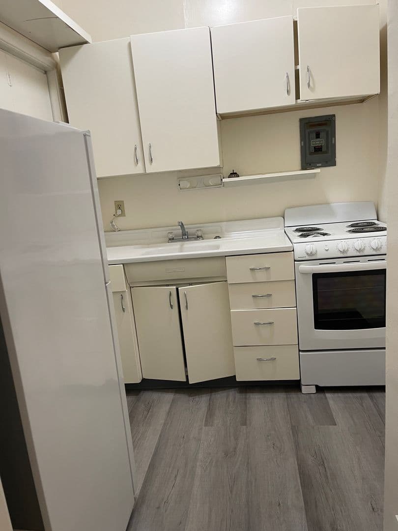 Berkeley Apartment: 2516 Piedmont Ave