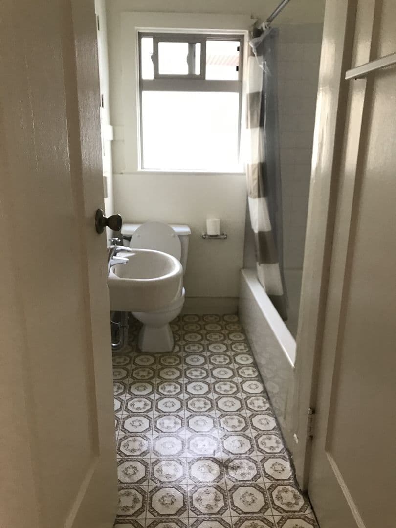 Berkeley Apartment: 2411 Durant Ave