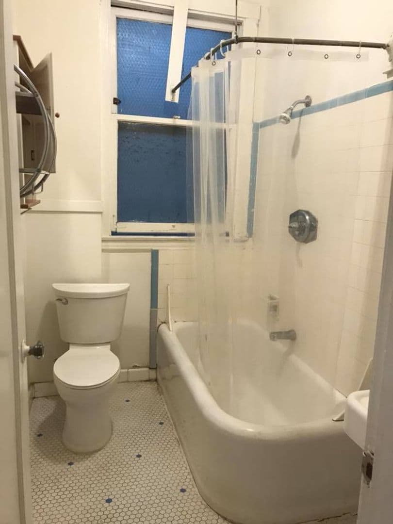 Berkeley Apartment: 2419 Durant Ave